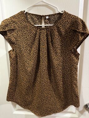 2 women’s medium blouses